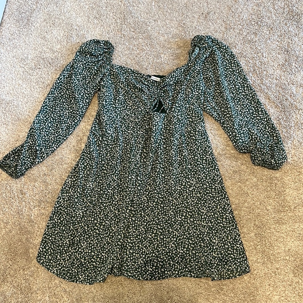 Off-Shoulder Green Floral Mini Dress